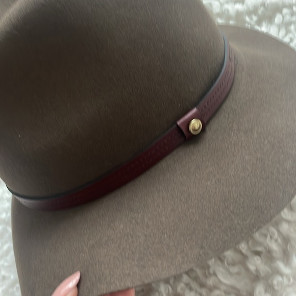 New size S - Picture 2 of 9